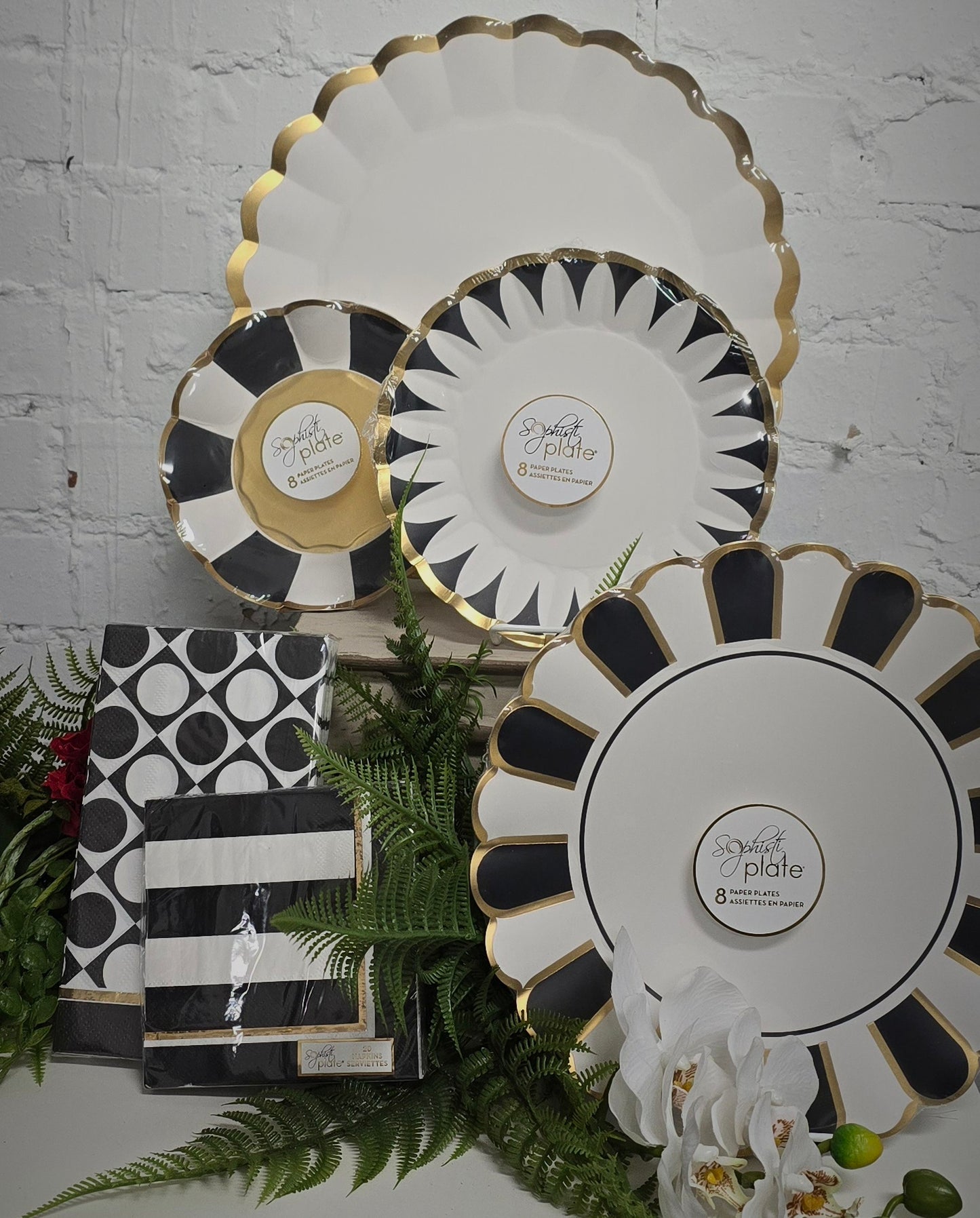 Sophistplates - Black Tie Affair Tablescape