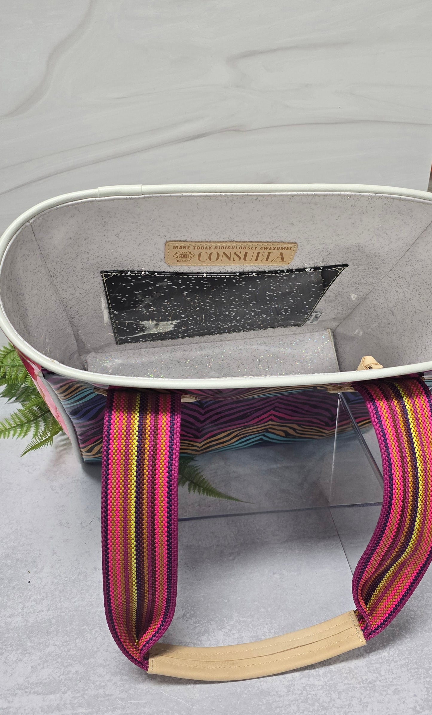 Consuela - Classic Tote - Vanessa