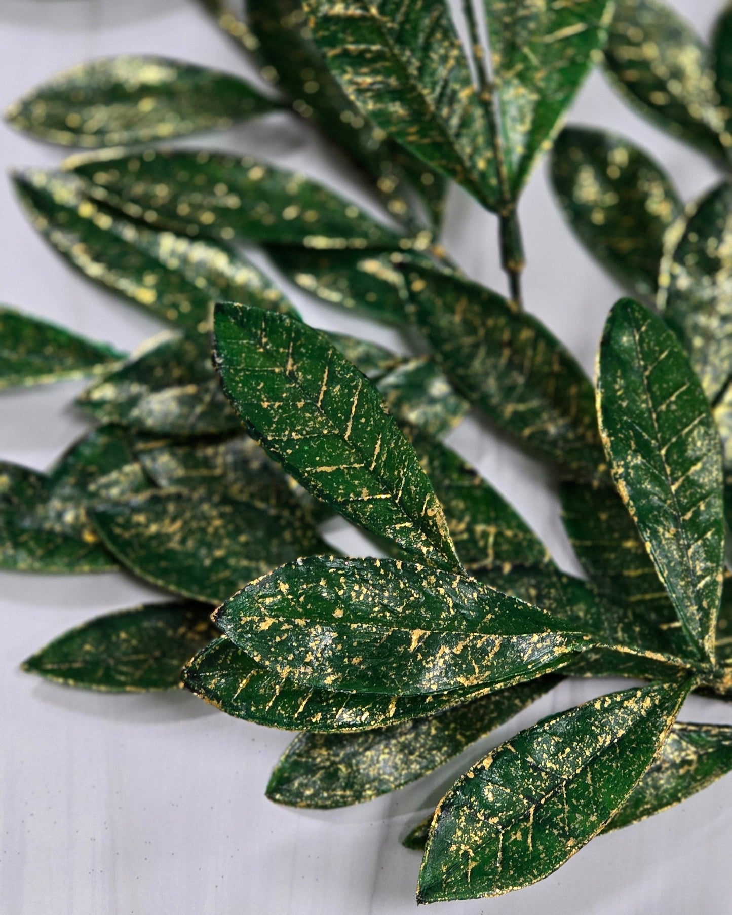 Stem - 23" Hunter Green Gold Metallic Bay Leaf