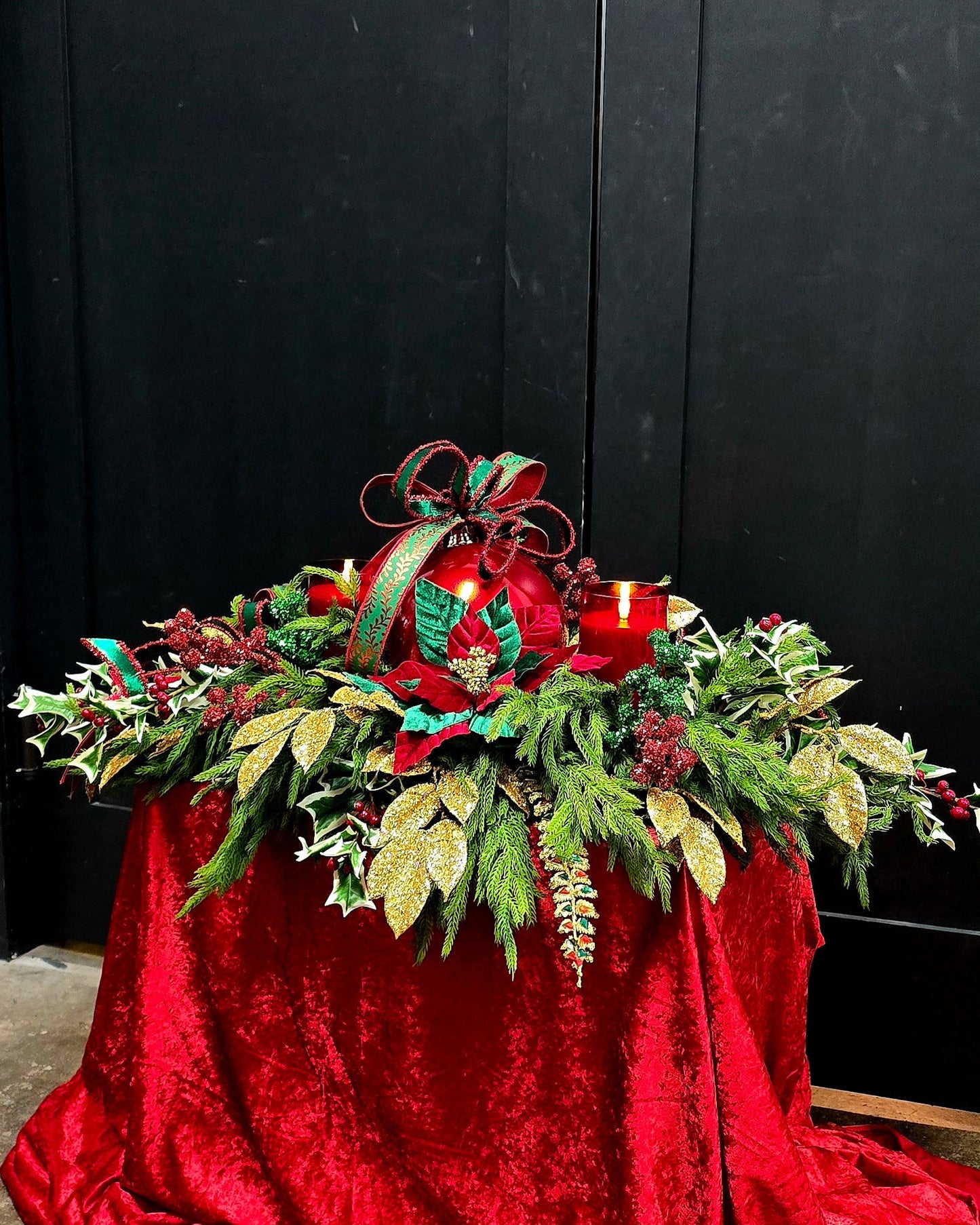 XL Traditional Christmas Centerpiece