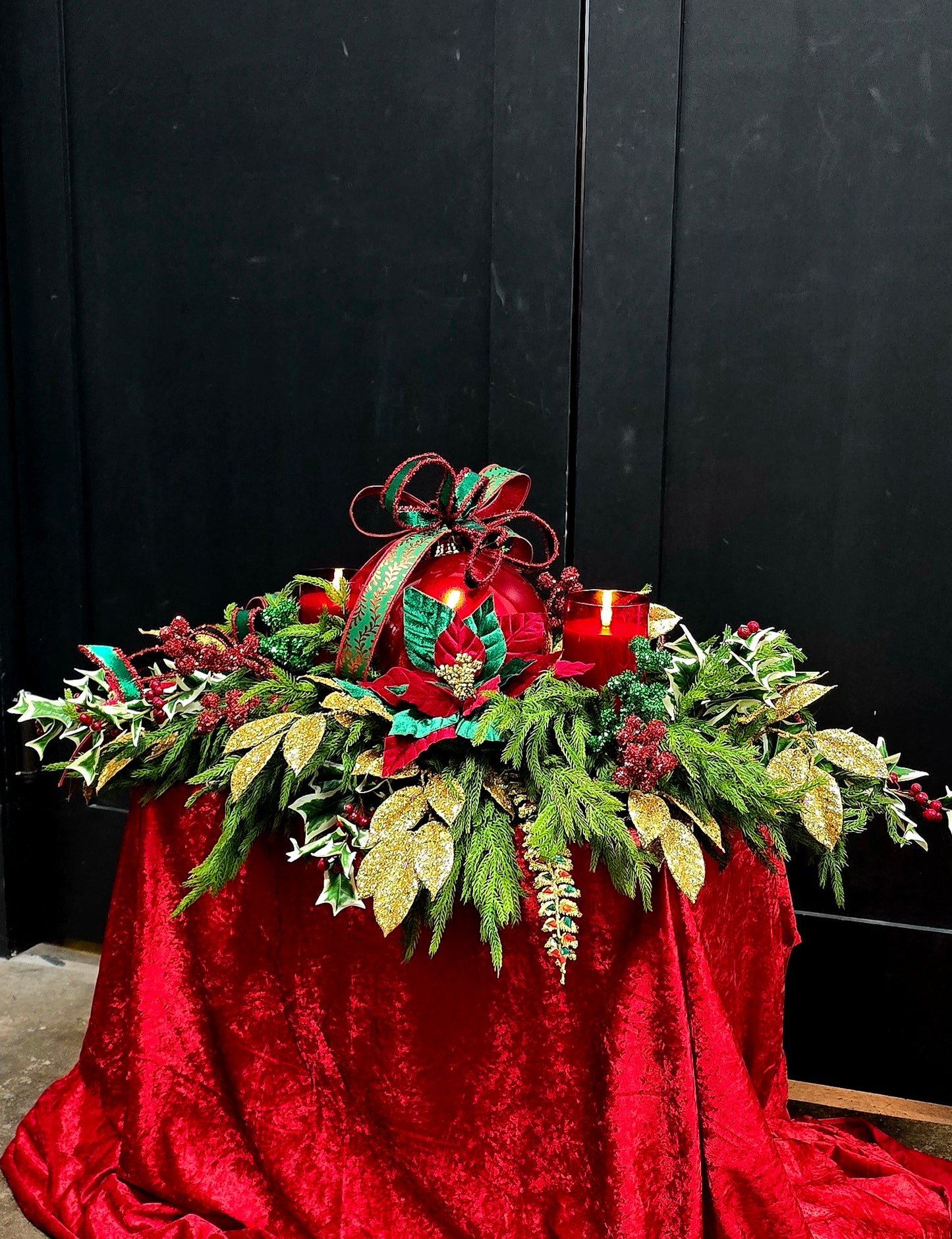 XL Traditional Christmas Centerpiece
