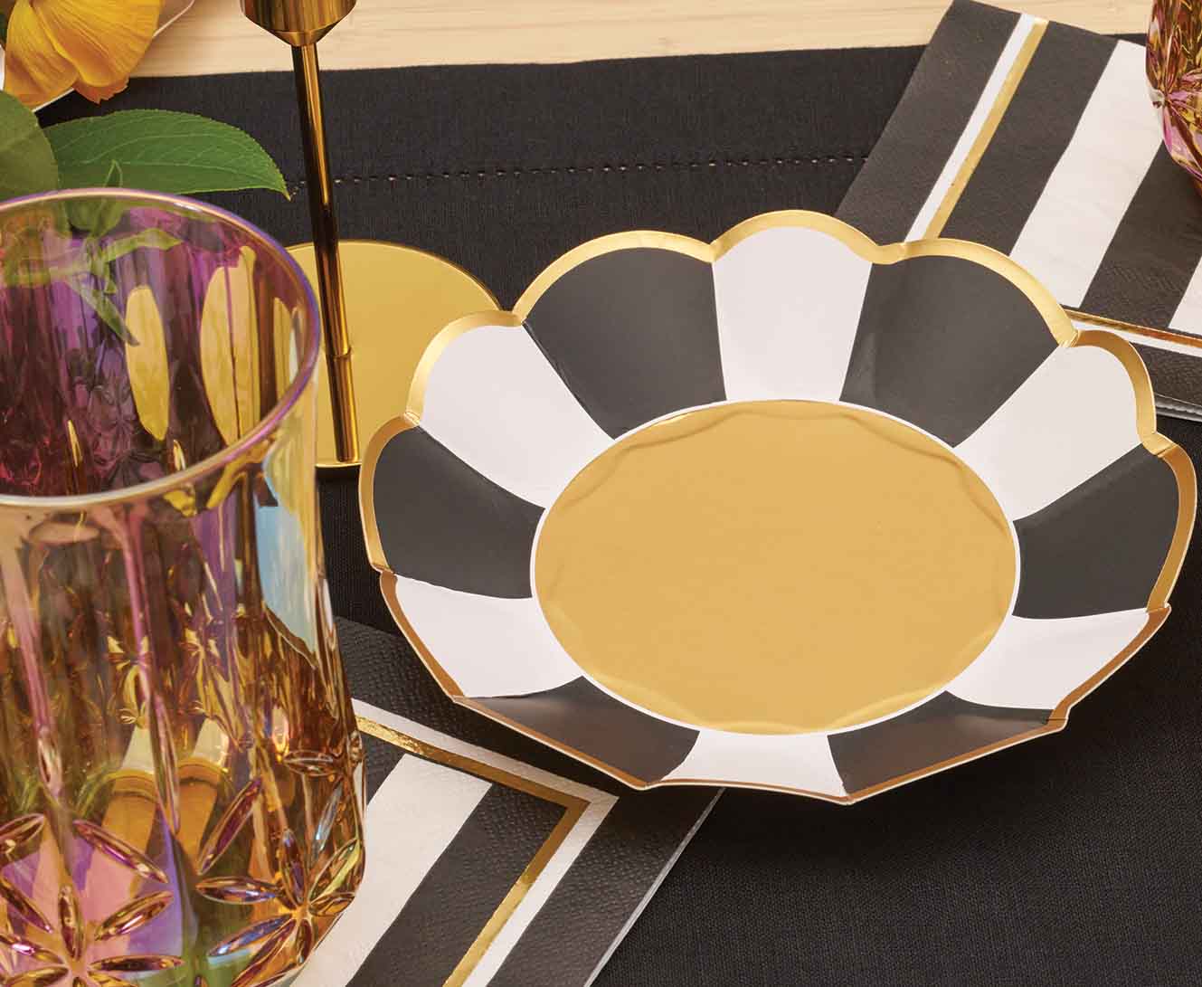 Sophistplates - Black Tie Affair Tablescape